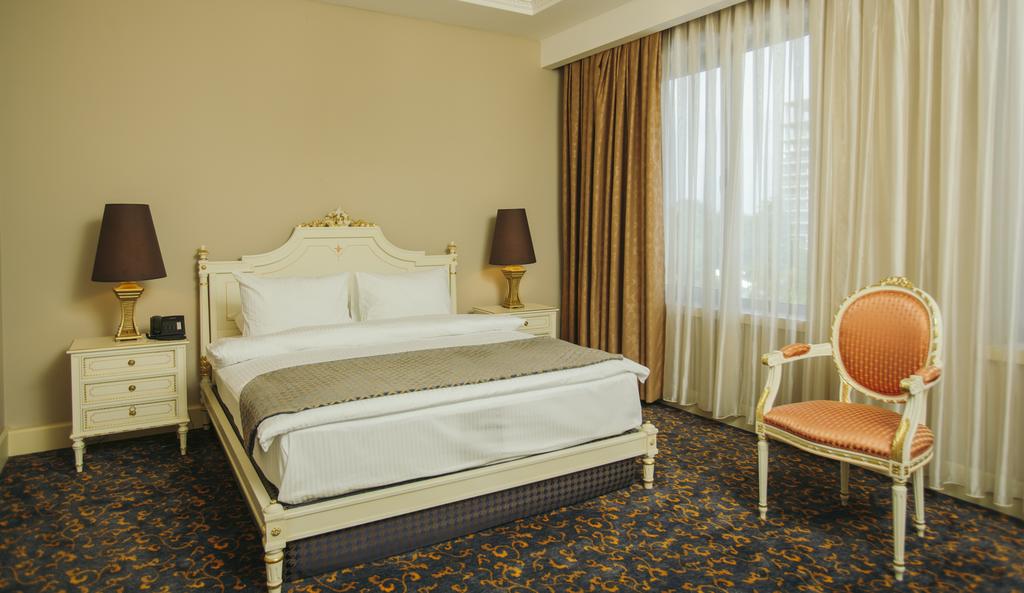 Intourist Palace 5*