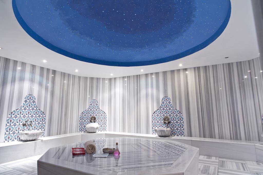 Intourist Palace 5*