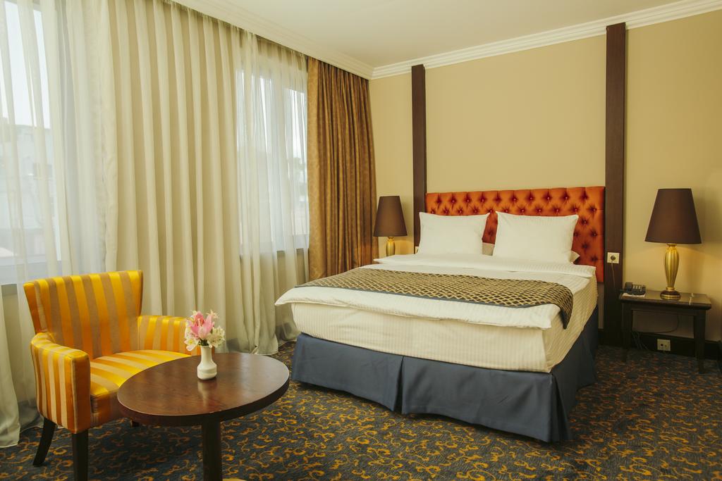 Intourist Palace 5*
