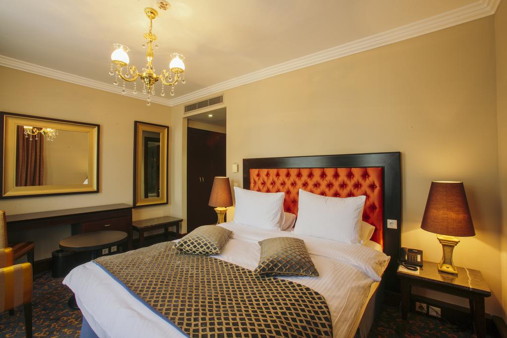 Intourist Palace 5*