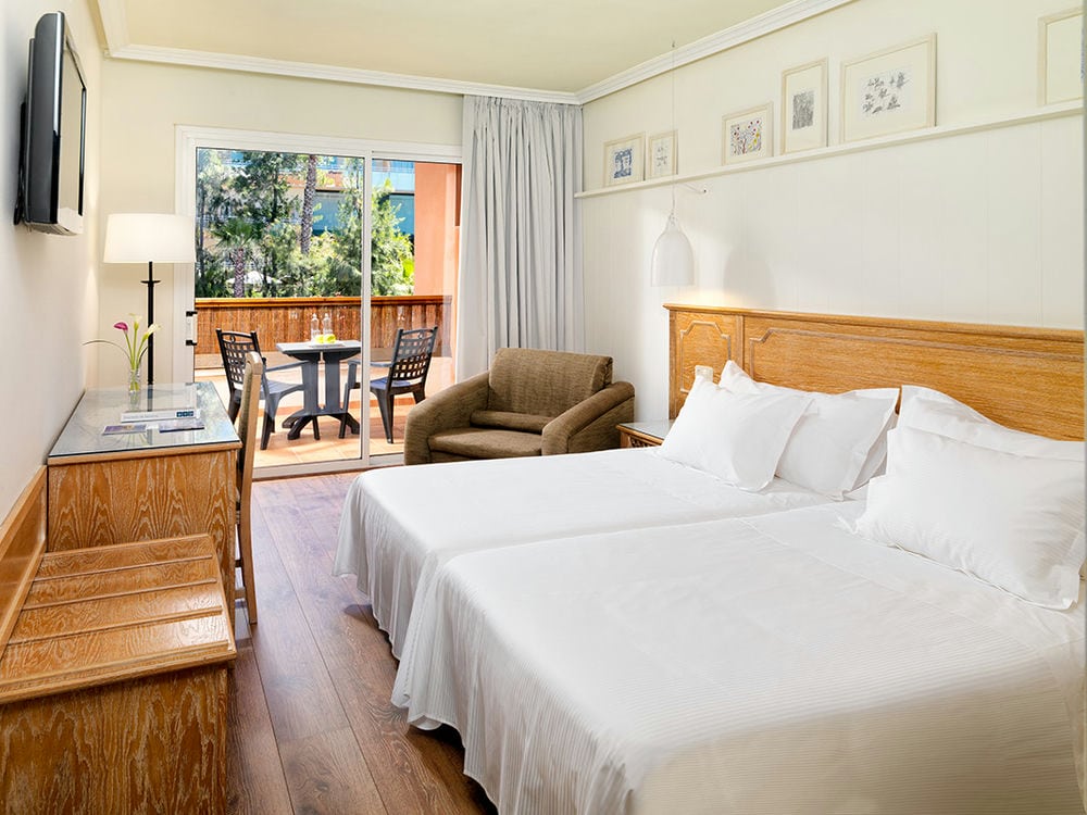 H10 Mediterranean Village 4*
