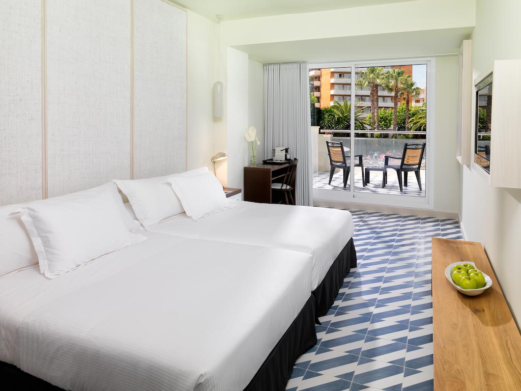 H10 VINTAGE SALOU 4*