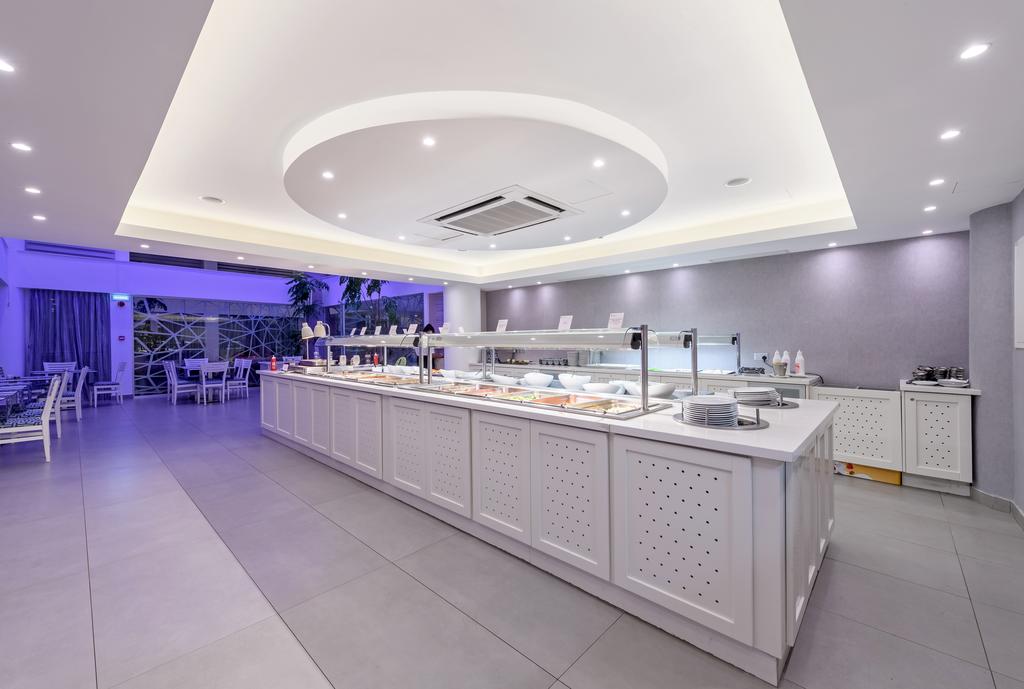 Tasia Maris Oasis 4*