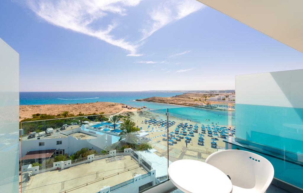 Tasia Maris Oasis 4*