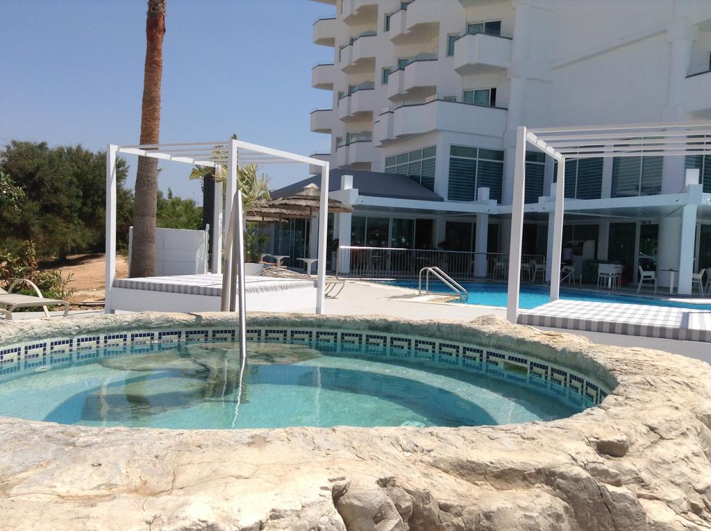 Tasia Maris Oasis 4*
