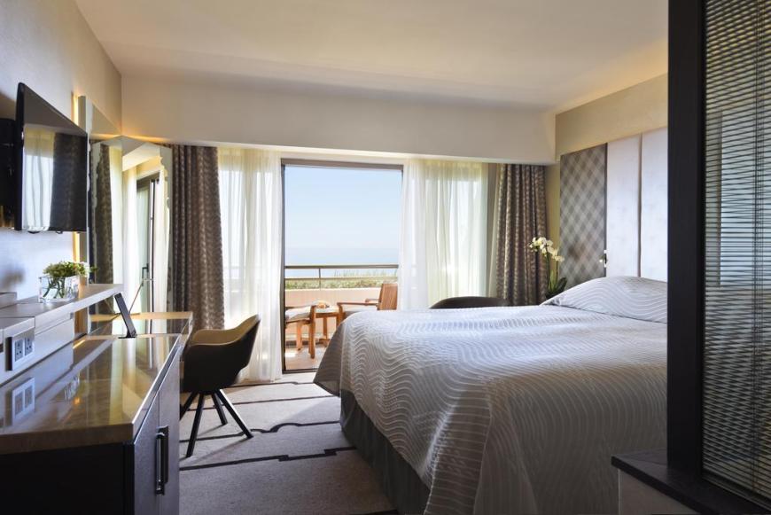 Four Seasons Hotel 5*