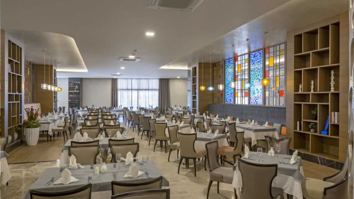 ROYAL SEGINUS HOTEL 5*