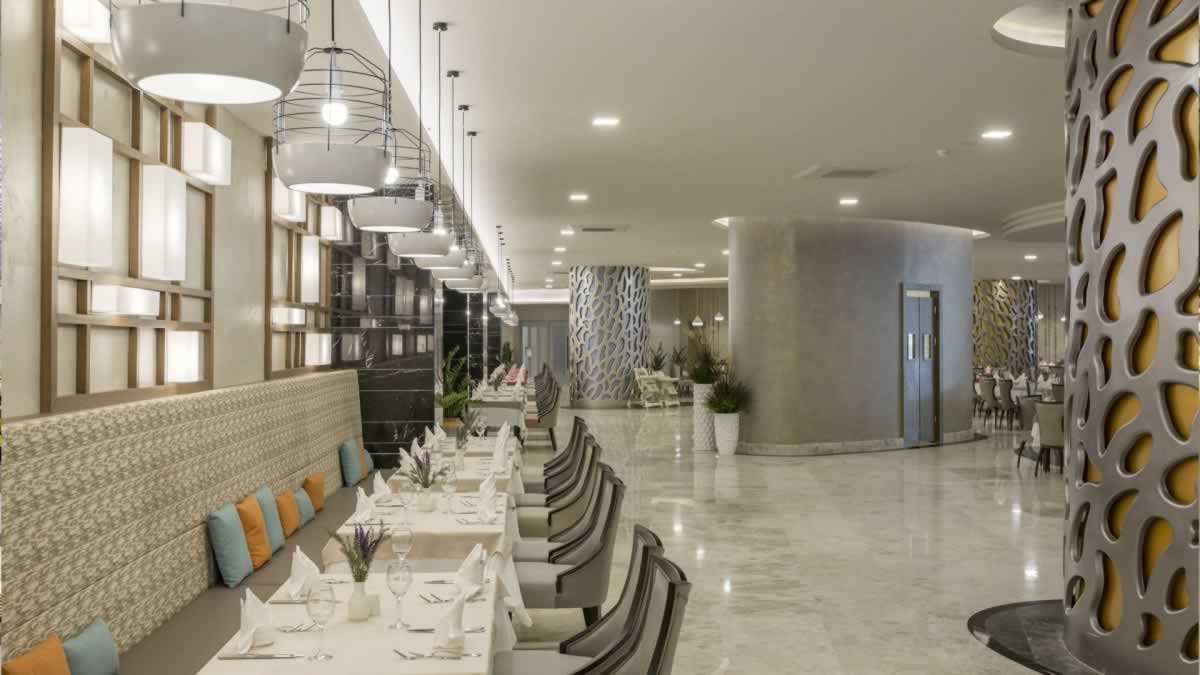 ROYAL SEGINUS HOTEL 5*