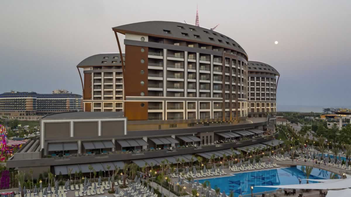 ROYAL SEGINUS HOTEL 5*