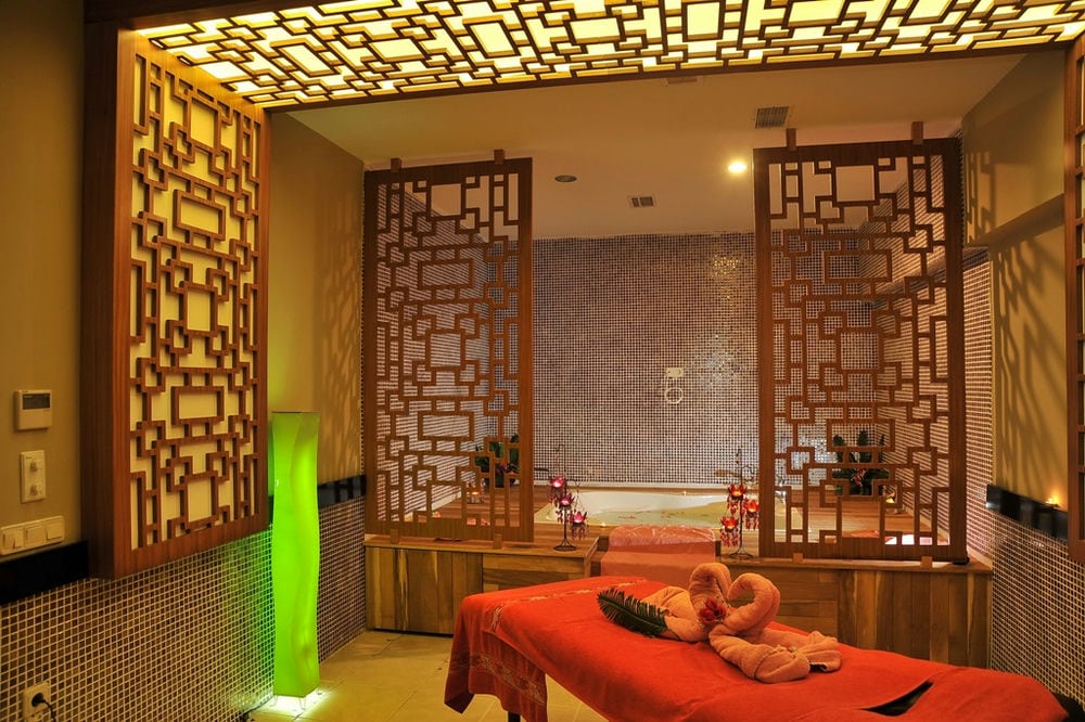 SIDE COROLLA HOTEL 5*