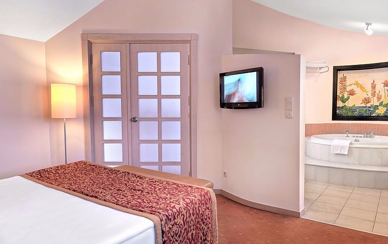 STARLIGHT RESORT HOTEL 5*