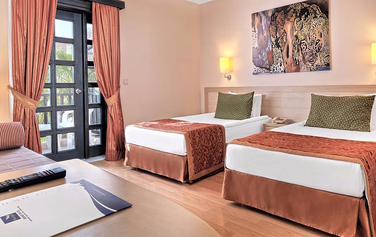 STARLIGHT RESORT HOTEL 5*