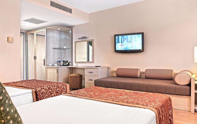 STARLIGHT RESORT HOTEL 5*
