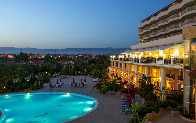 STARLIGHT RESORT HOTEL 5*