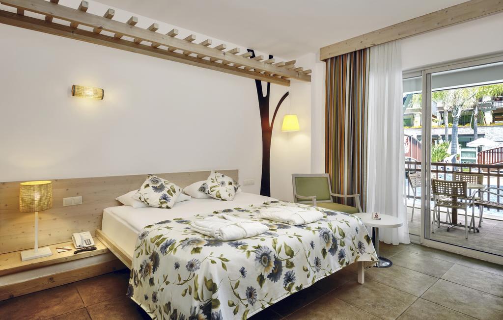 SUNIS KUMKOY BEACH RESORT & SPA 5*