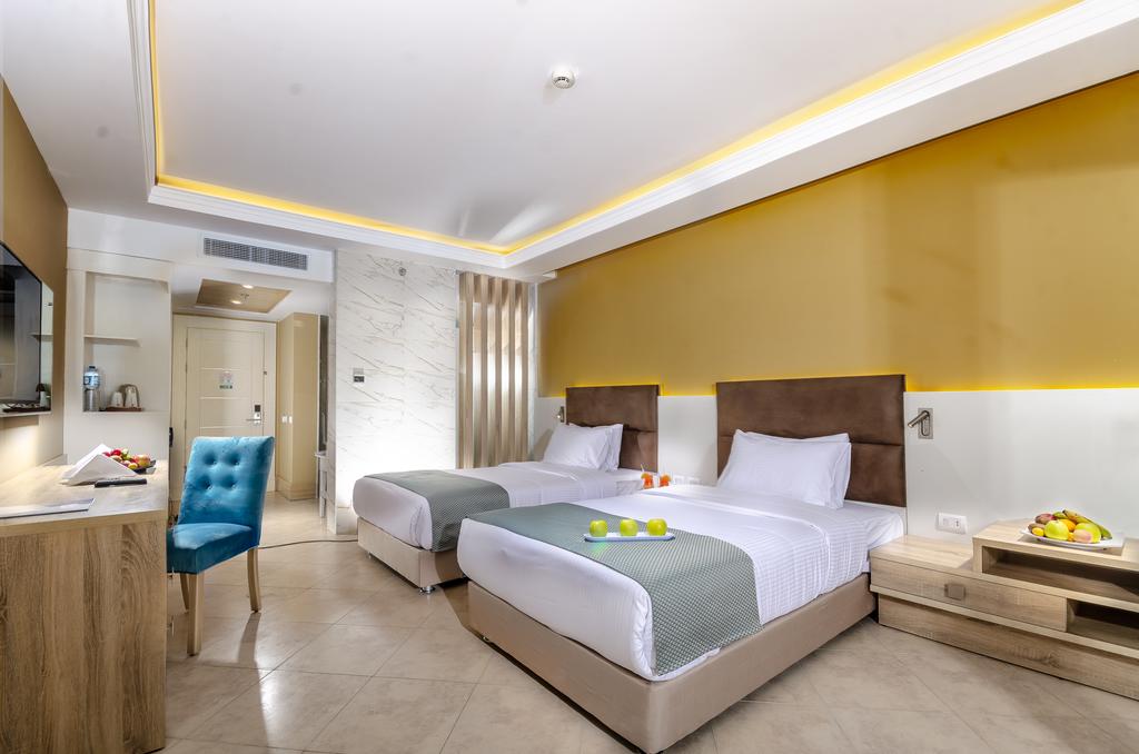 Titanic Royal Resort 5*