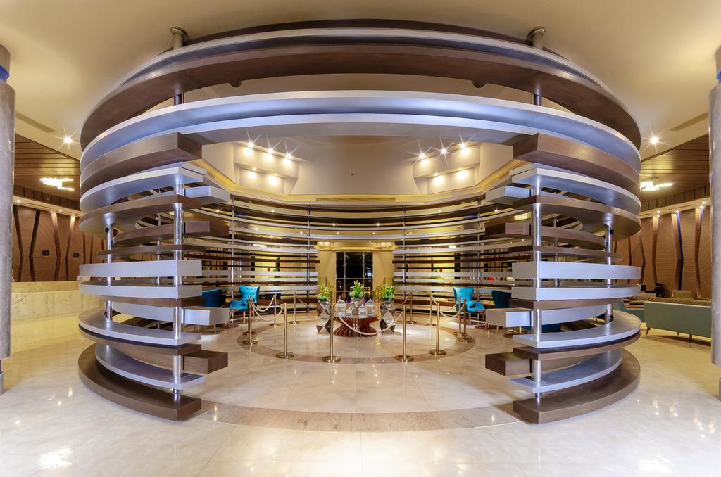 Titanic Royal Resort 5*