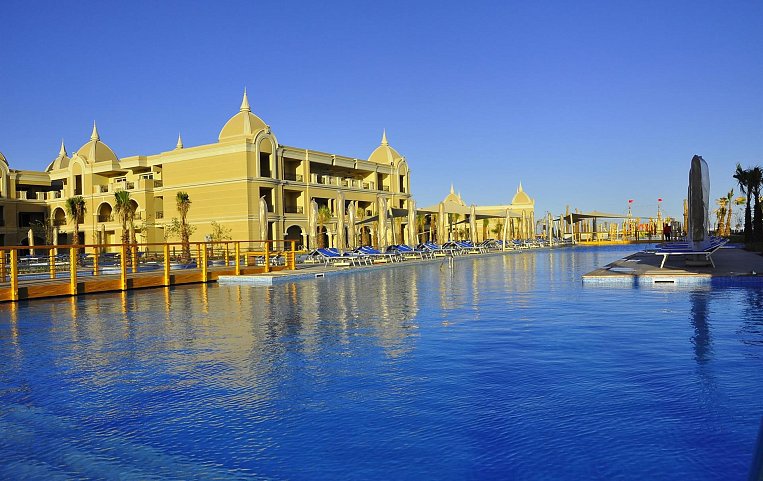 Titanic Royal Resort 5*