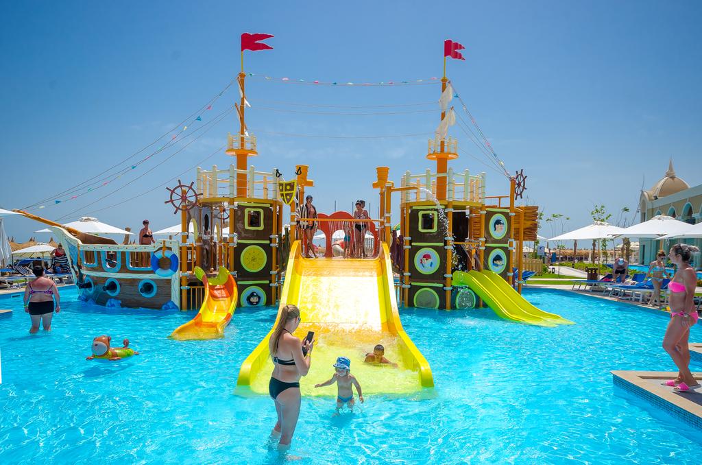 Titanic Royal Resort 5*