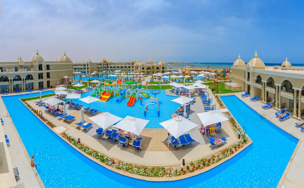 Titanic Royal Resort 5*