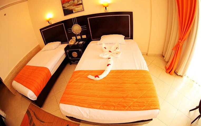 Sphinx Aquapark Beach Resort 4*