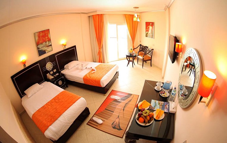 Sphinx Aquapark Beach Resort 4*