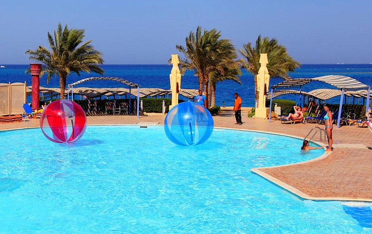 Sphinx Aquapark Beach Resort 4*