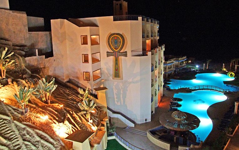 Sphinx Aquapark Beach Resort 4*