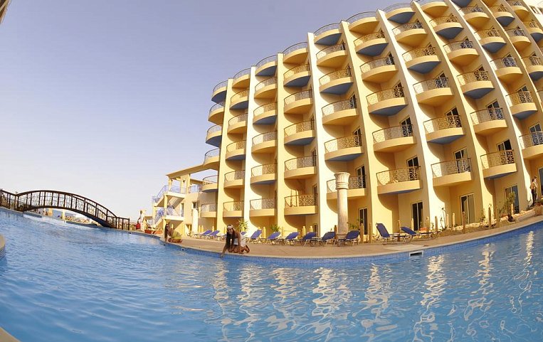 Sphinx Aquapark Beach Resort 4*