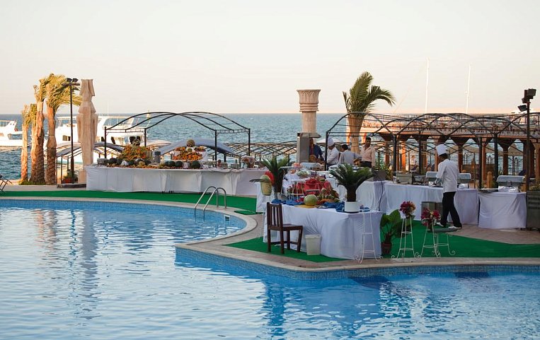 Sphinx Aquapark Beach Resort 4*