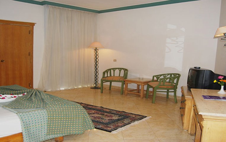 Roma Hotel 4*