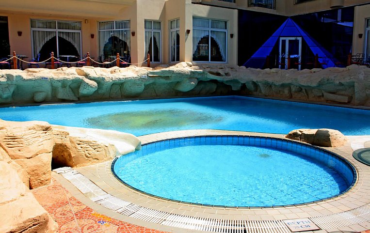 King Tut Aqua Park Beach Resort 4*
