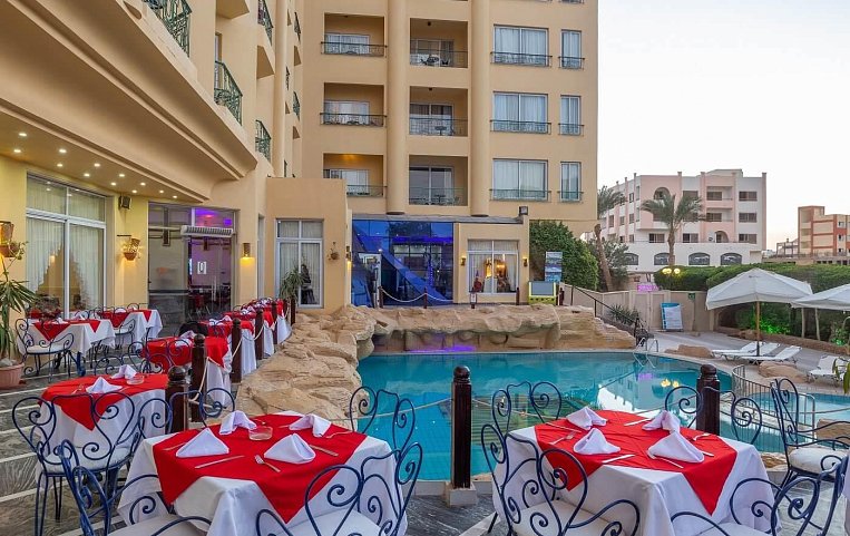 King Tut Aqua Park Beach Resort 4*