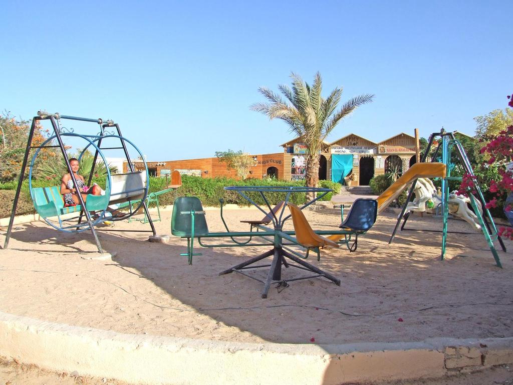 King Tut Aqua Park Beach Resort 4*