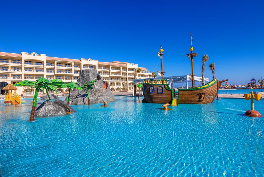 Pickalbatros White Beach Resort 5*