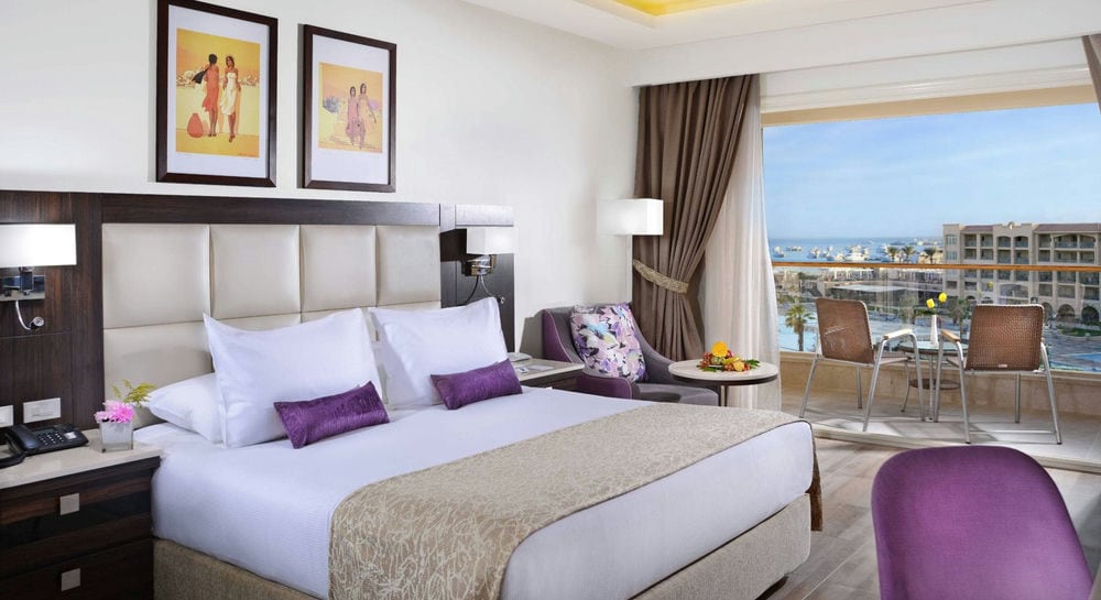 Pickalbatros White Beach Resort 5*