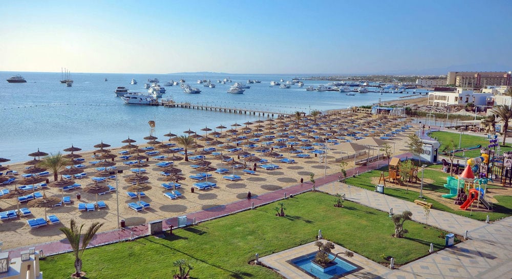 Pickalbatros White Beach Resort 5*
