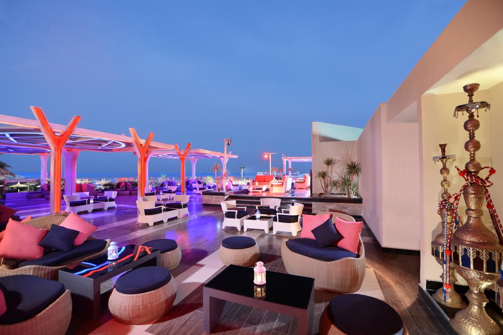 Pickalbatros White Beach Resort 5*
