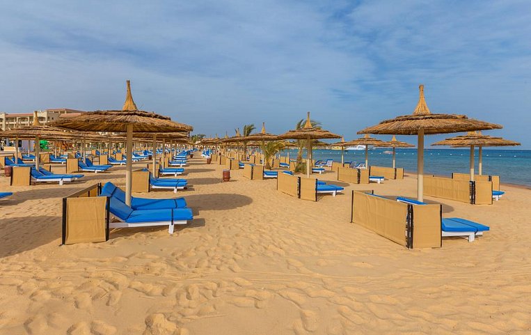 Pickalbatros White Beach Resort 5*