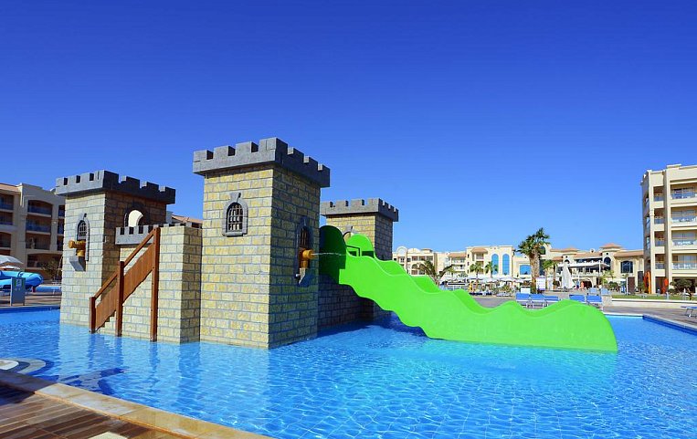 Pickalbatros White Beach Resort 5*