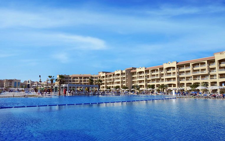 Pickalbatros White Beach Resort 5*