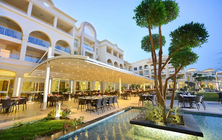 Pickalbatros White Beach Resort 5*