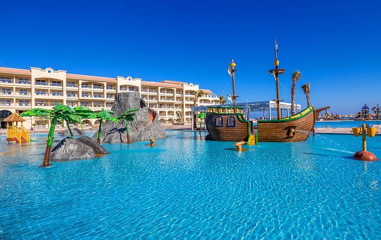 Pickalbatros White Beach Resort 5*