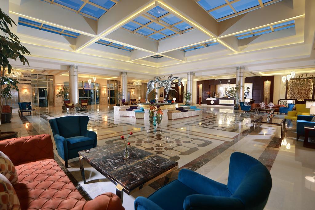 Pickalbatros White Beach Resort 5*