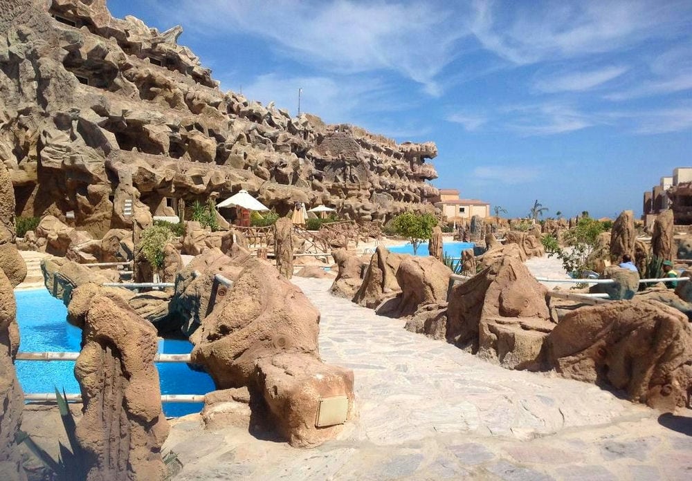 Caves Beach Resort Hurghada 5*