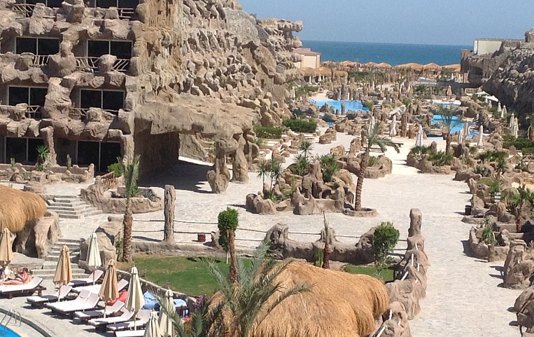 Caves Beach Resort Hurghada 5*
