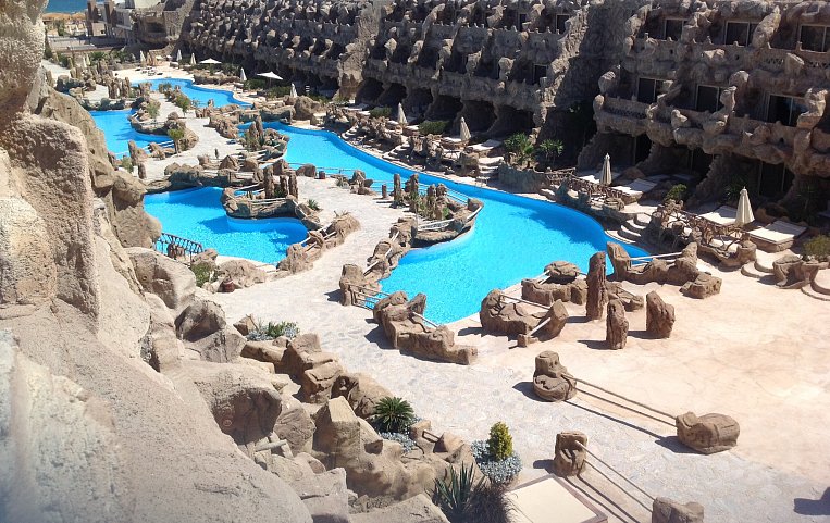 Caves Beach Resort Hurghada 5*