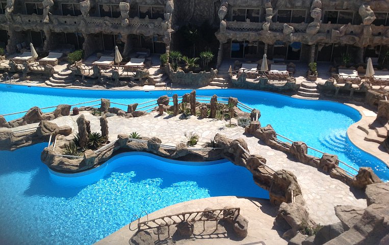 Caves Beach Resort Hurghada 5*