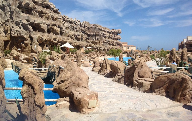 Caves Beach Resort Hurghada 5*