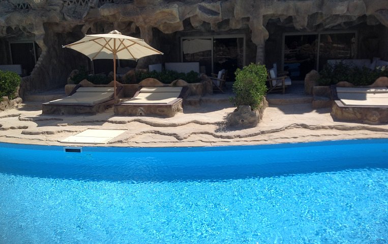 Caves Beach Resort Hurghada 5*